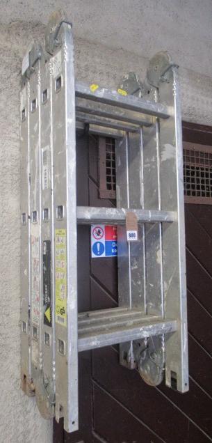 FOLDING ALUMINIUM LADDER Image