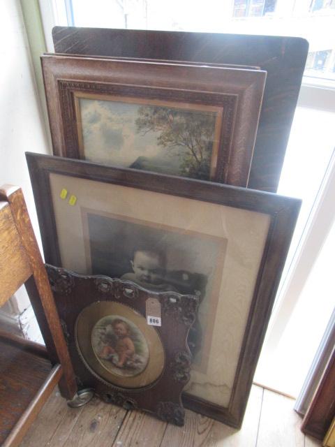 QUANTITY OF PICTURES AND PHOTOGRAPHS Image