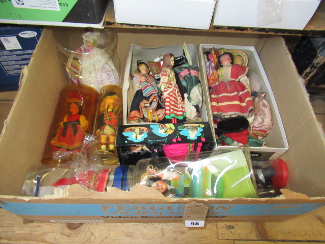 QUANTITY OF VINTAGE COSTUME DOLLS Image