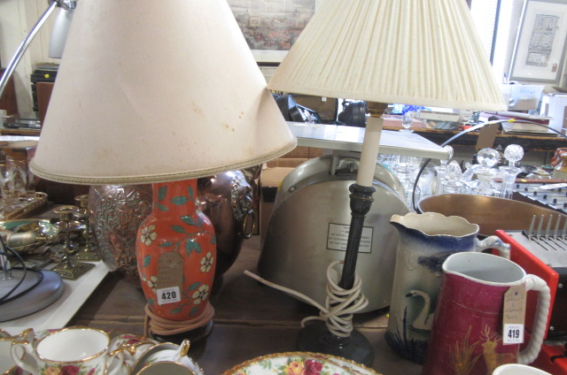 WOOD AND CERAMIC TABLE LAMPS Image