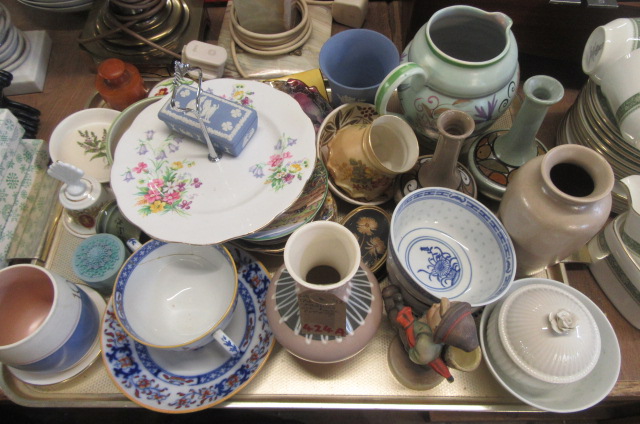TRAY OF CERAMICS INCLUDING POOLE POTTERY Image