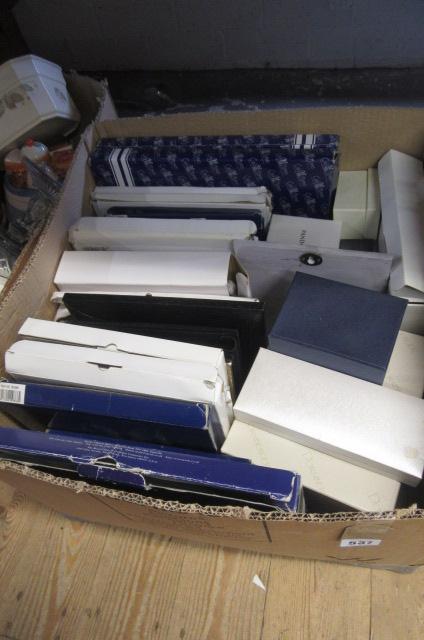 BOX OF MIXED ITEMS Image