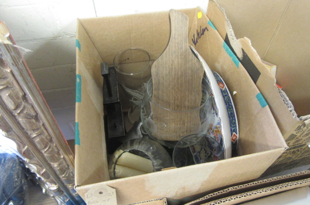 BOX OF MISCELLANEOUS Image