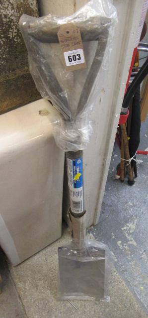 STAINLESS STEEL SPADE Image