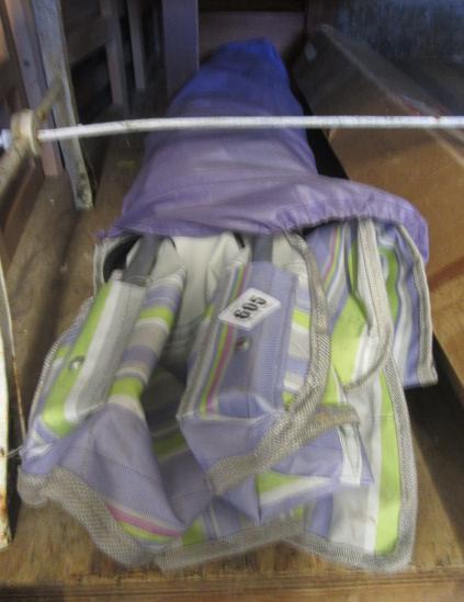 PURPLE FOLDING CHAIR Image