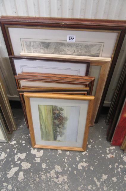 QUANTITY OF PICTURES AND PRINTS Image