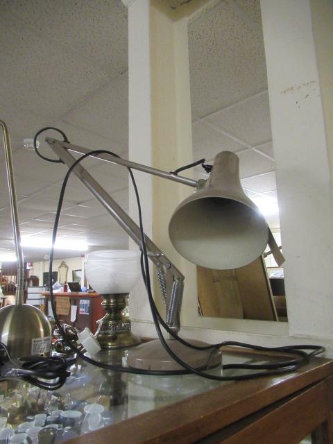 ANGLE POISE LAMP Image