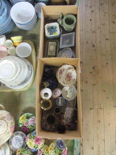 TWO SMALL BOXES OF WEDGWOOD AND GLASS Image