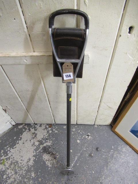 SHOOTING STICK Image