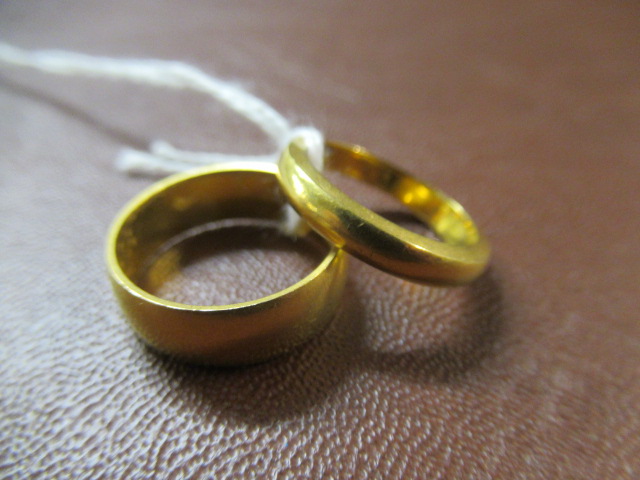 TWO WEDDING RINGS Image