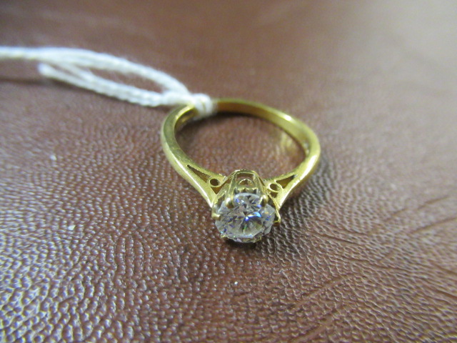 18CT GOLD SOLITAIRE DIAMOND RING Image
