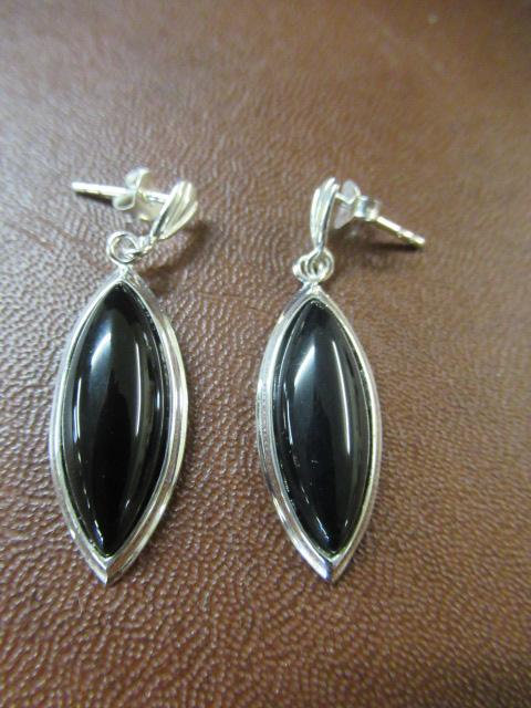 PAIR OF SILVER AND JET EARRINGS Image