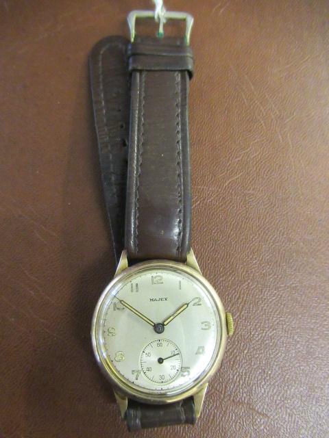GENTS 9CT GOLD CASED MAJEX WRISTWATCH Image