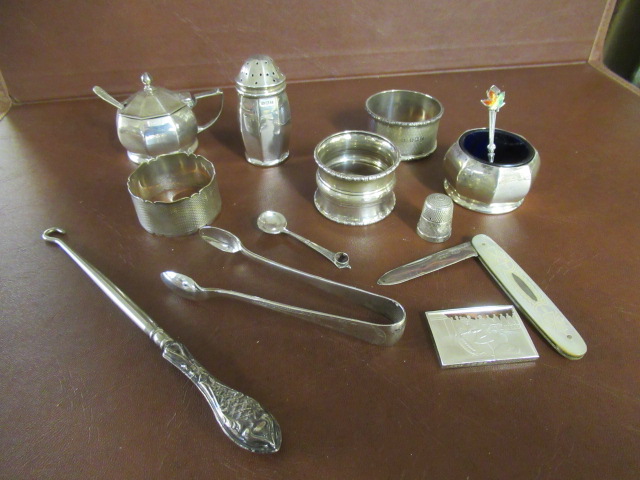 BOX OF SILVER ITEMS Image