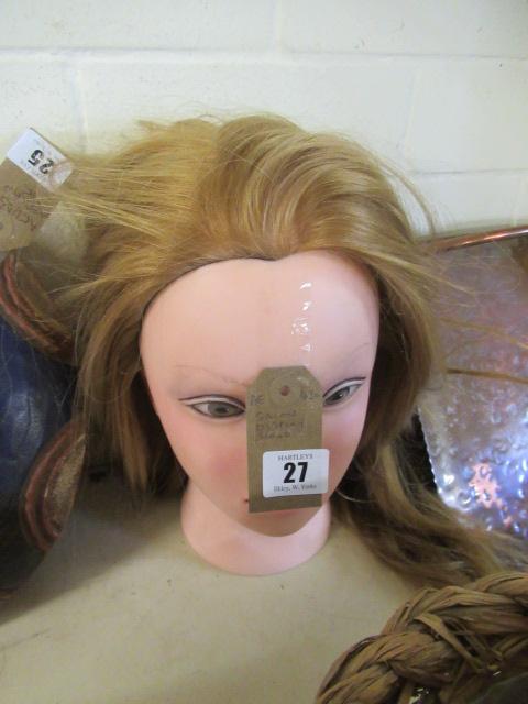SALON DISPLAY HEAD Image