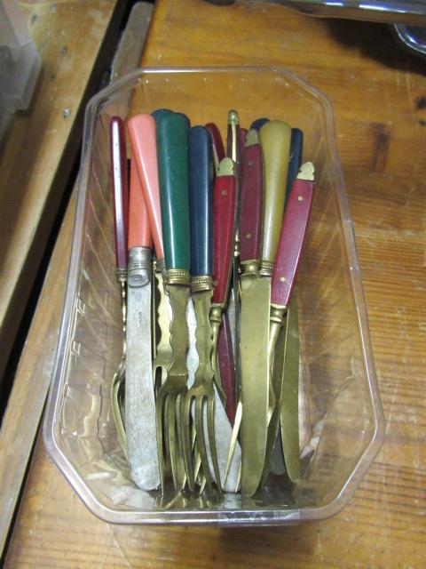 QUANTITY OF 1920S CUTLERY Image