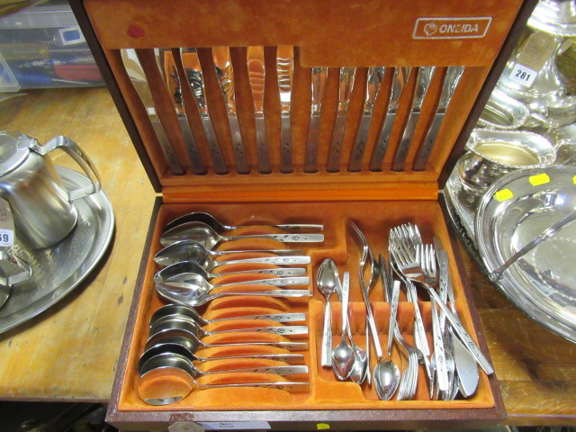 CANTEEN OF ONEIDAWARE CUTLERY Image