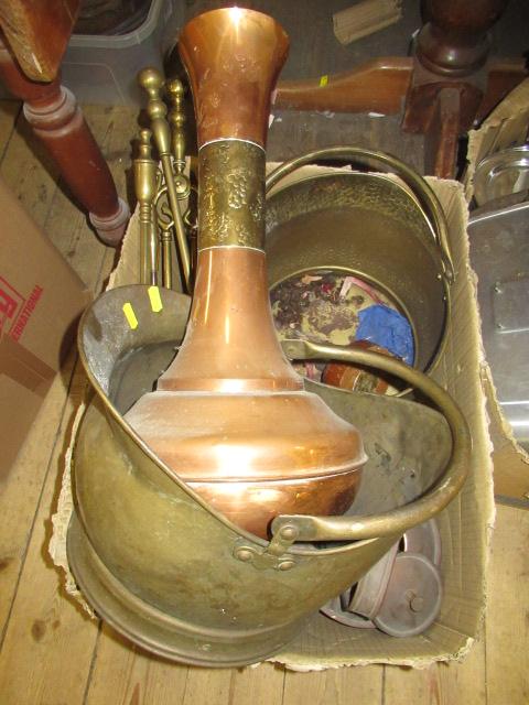 BOX OF METALWARE Image