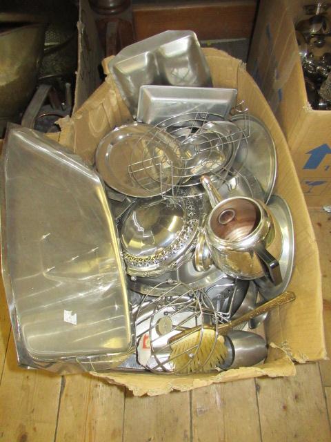 BOX OF KITCHENALIA Image