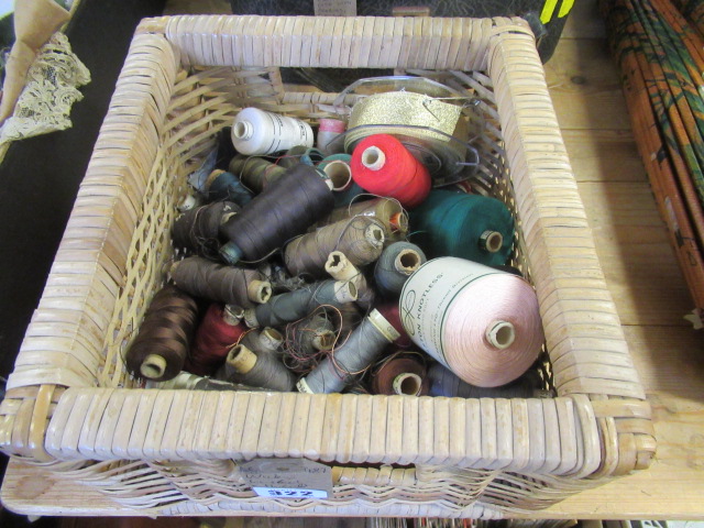 WICKER BASKET AND THREADS Image