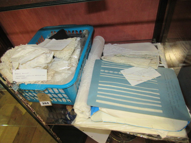 COLLECTION OF ANTIQUE AND LATER LACE Image