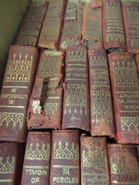 BOX OF MINIATURE SHAKESPEARE PLAYS ETC Image