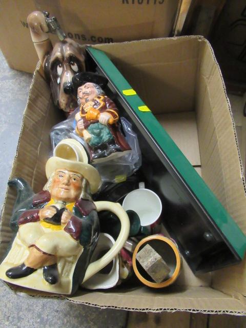 BOX OF CERAMICS INCLUDING TOBY JUGS ETC Image