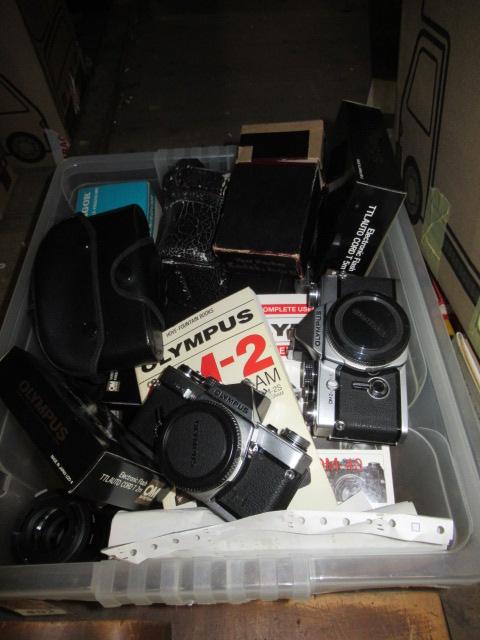 BOX OF CAMERAS ETC Image