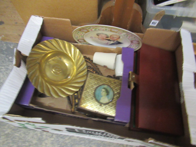 BOX OF MISCELLANEOUS Image