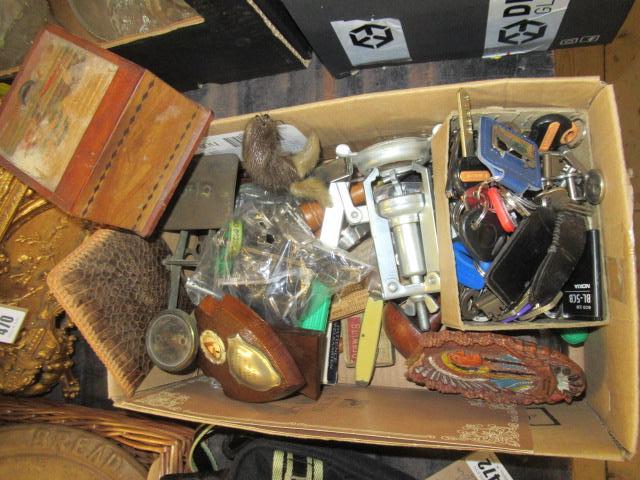 BOX OF COLLECTABLES Image