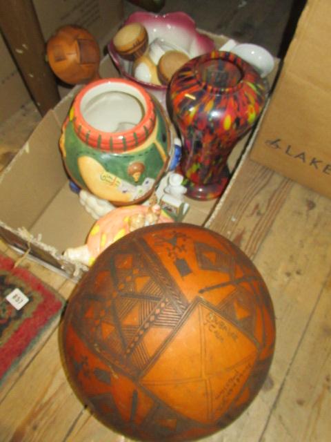 BOX OF MISCELLANEOUS CERAMICS ETC Image