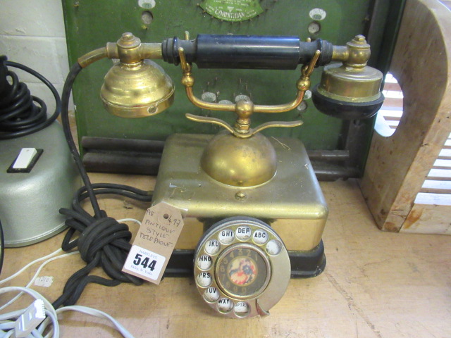 ANTIQUE STYLE TELEPHONE Image