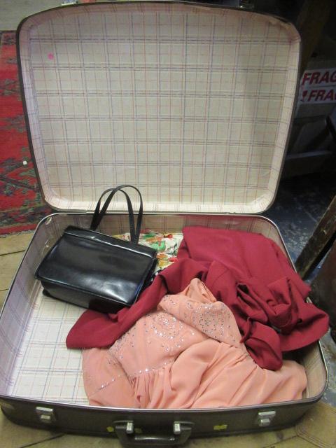 SUITCASE INCLUDING LINDY BOP Image
