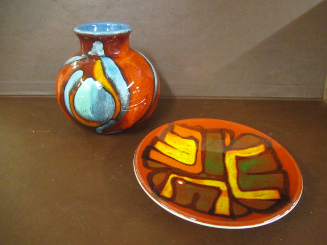 TWO SMALL PIECES OF RETRO POOLE POTTERY Image