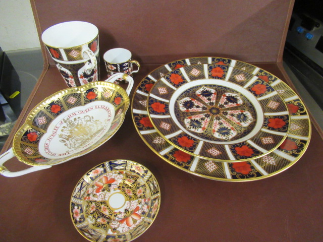 QUANTITY OF ROYAL CROWN DERBY Image