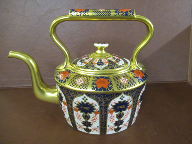 BOXED ROYAL CROWN DERBY TEA KETTLE Image