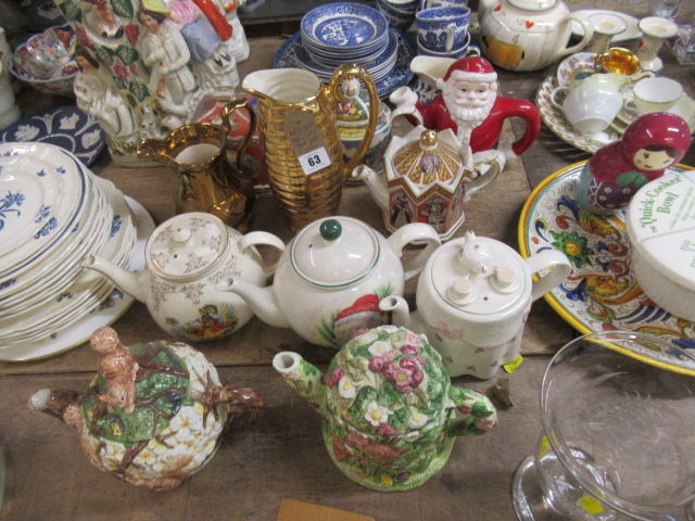 QUANTITY OF TEAPOTS AND JUGS Image