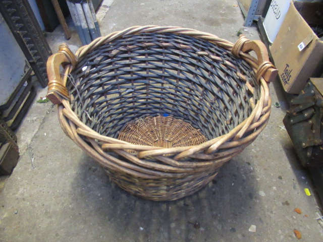 LARGE WICKER BASKET Image
