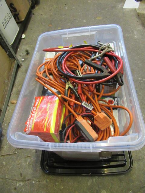 TRAY OF MISCELLANEOUS INCLUDING EXTENSION CABLE ETC Image