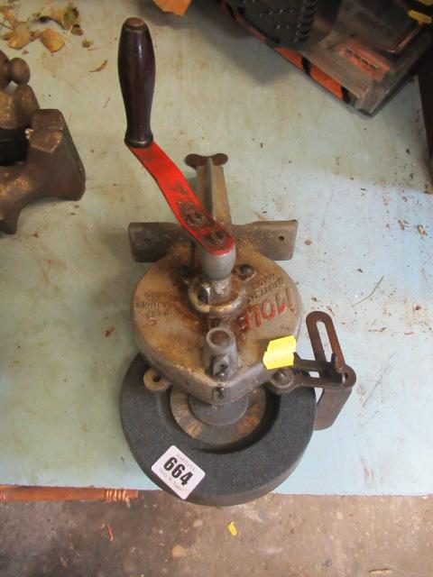 MANUAL BENCH GRINDER Image
