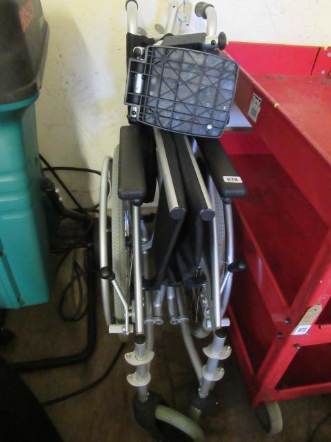 FOLDING WHEELCHAIR Image