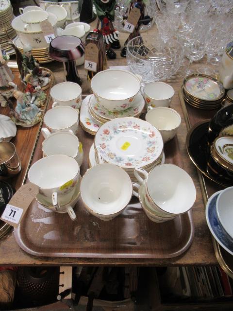 TRAY OF MISCELLANEOUS CERAMICS Image