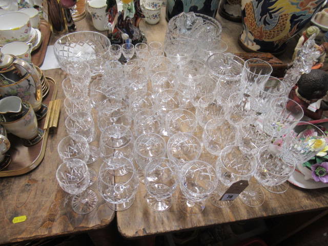 LARGE QUANTITY OF DRINKING GLASSES ETC Image