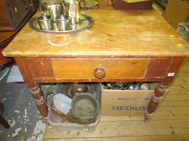 PINE SIDE TABLE WITH FLAP Image