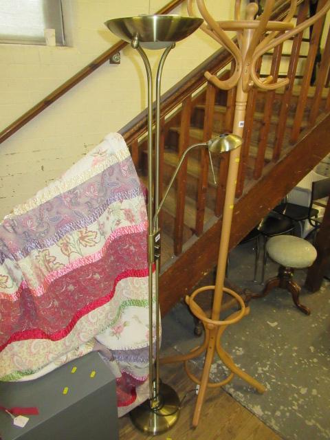 MODERN FLOOR LAMP Image