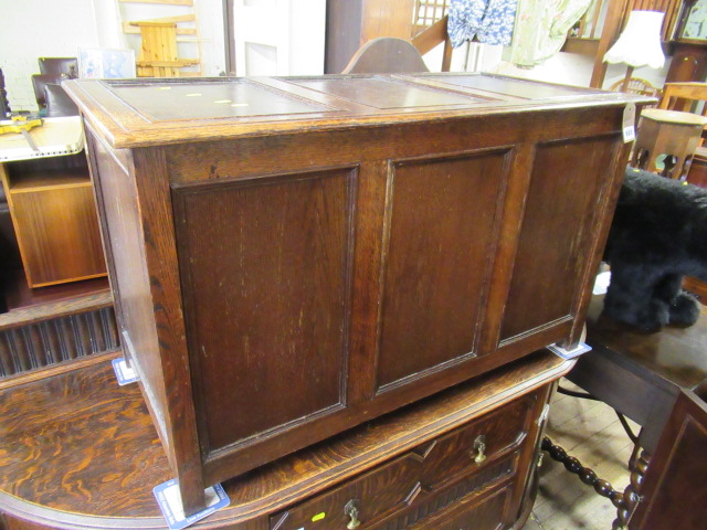 OAK BEDDING BOX Image