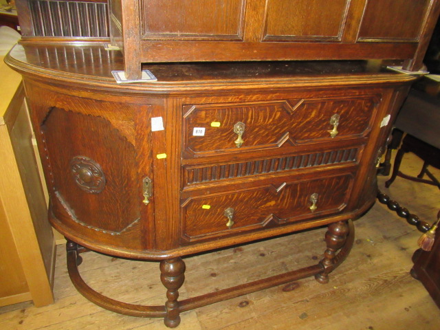 OAK SIDEBOARD Image