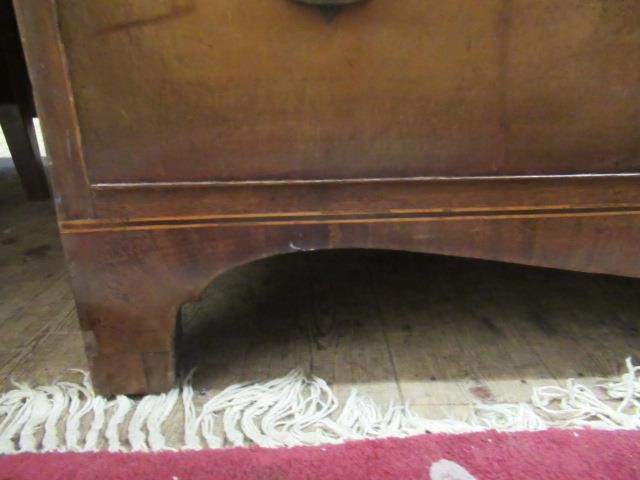 MAHOGANY CHEST OF DRAWERS Image