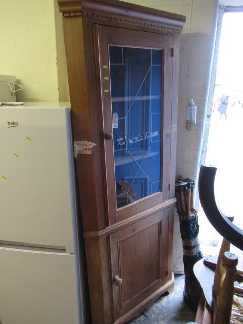 PINE GLAZED CORNER CABINET Image