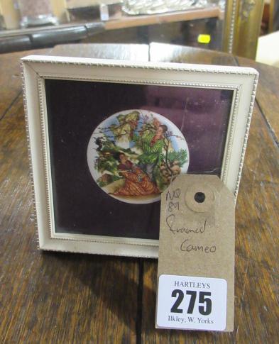 FRAMED PORCELAIN ROUNDEL Image